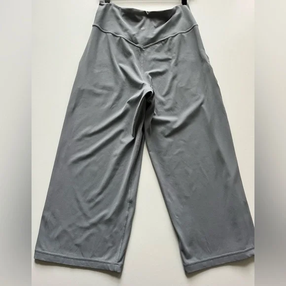 lululemon athletica Align Wide Leg Super-High Rise Crop 23” Rhino Grey -Size 10 - Picture 4 of 9